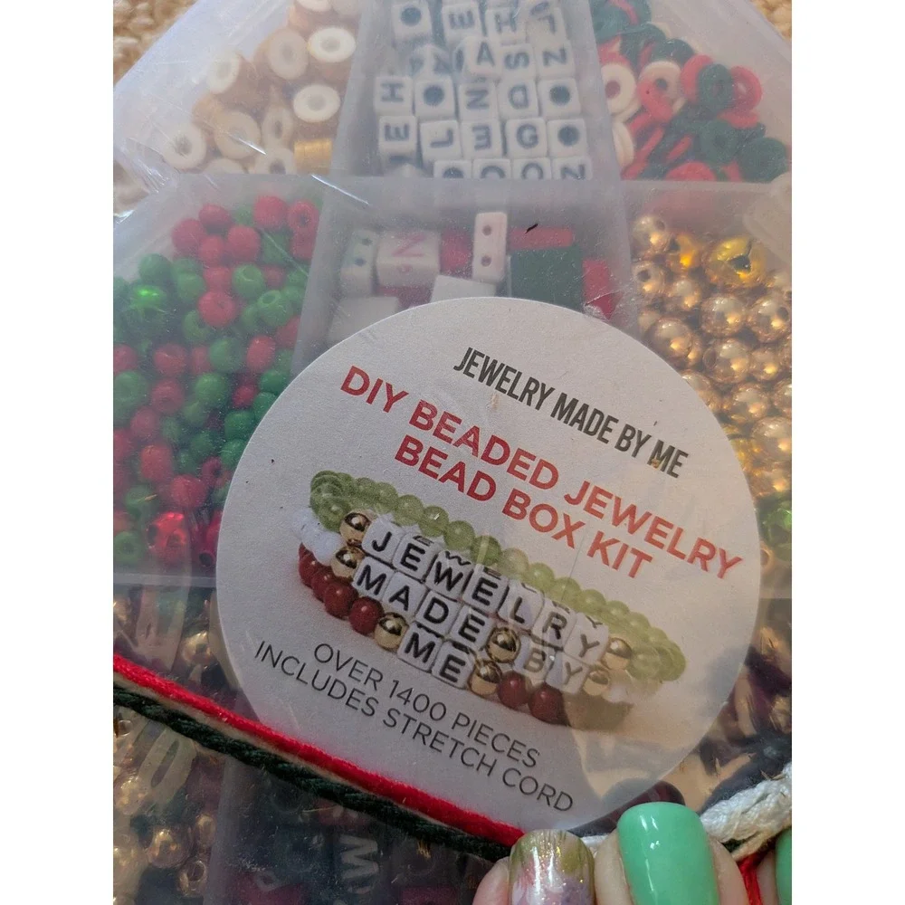 Jewelry Made By Me Christmas DIY Beaded Jewelry Kit Tree Box